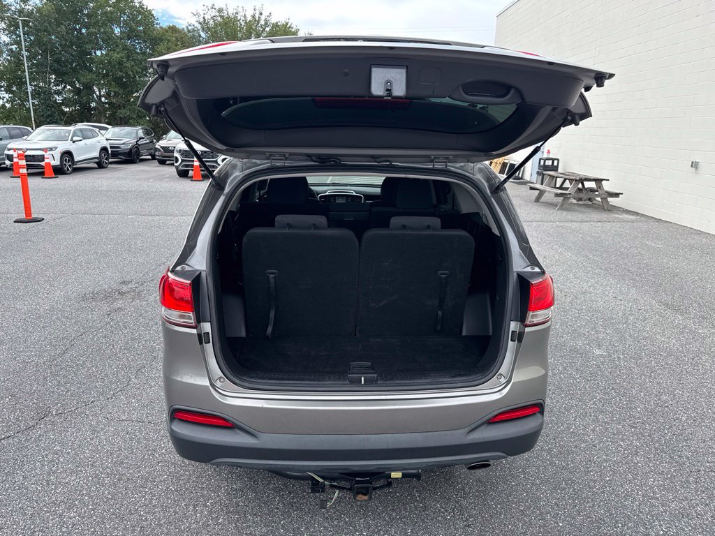 Used 2018 Kia Sorento FWD V6 image 10