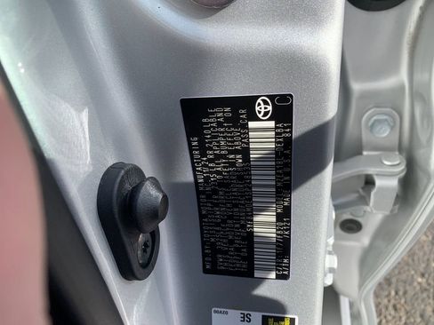 Used 2025 Toyota Corolla LE image 33