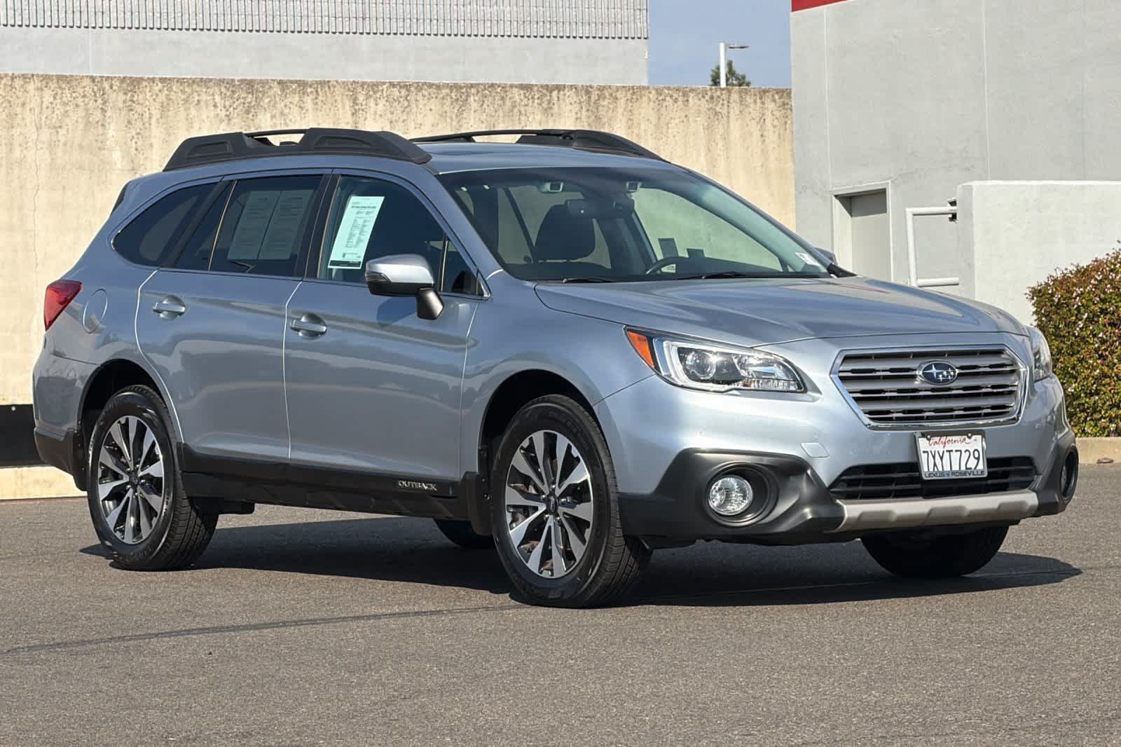 Used 2017 Subaru Outback 3.6R Limited AWD/4WD image 5
