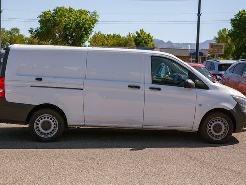 Used 2020 Mercedes-Benz Metris image 5