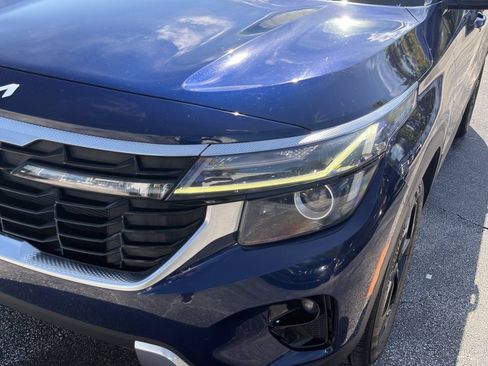 Certified 2025 Kia Seltos EX w/ EX Sunroof Package FWD image 10