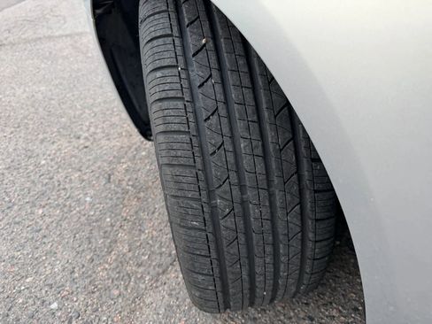 Used 2015 Ford Fusion SE image 10