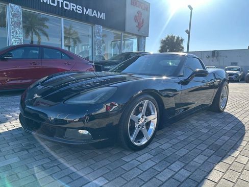 Used 2010 Chevrolet Corvette Coupe w/ 1LT image 4