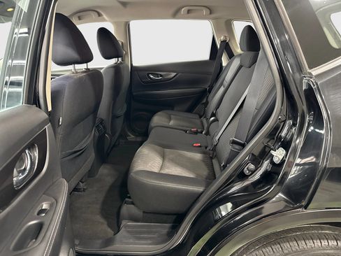 Used 2018 Nissan Rogue S AWD/4WD image 10