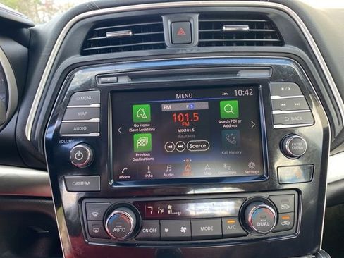 Used 2023 Nissan Maxima SV w/ Floor Mat Group FWD image 13