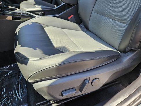 Used 2023 Kia Niro EX FWD image 8