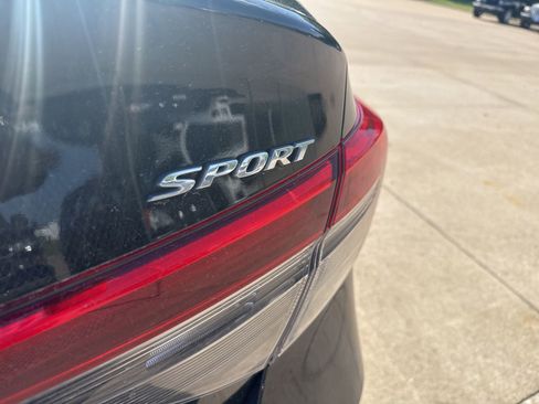 Used 2023 Honda Civic Sport image 8