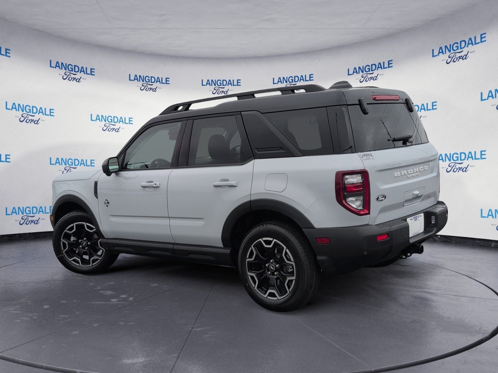 New 2026 Ford Bronco Sport Outer Banks w/ Outer Banks Tech Package+ AWD/4WD image 9