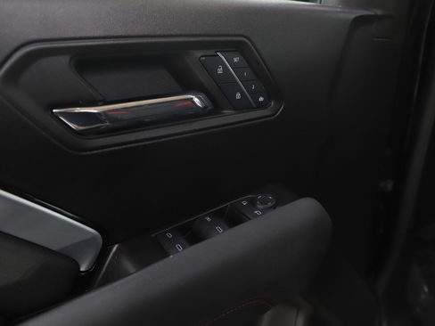 Used 2024 Chevrolet Colorado Z71 w/ Z71 Convenience Package 2 image 20