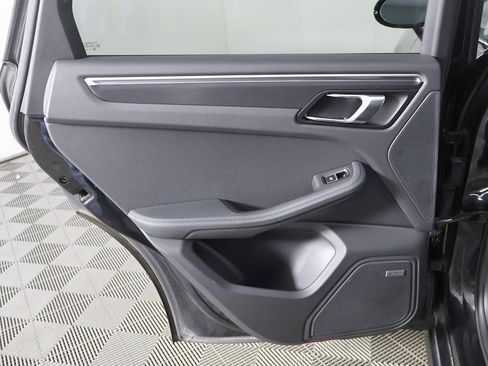 Used 2022 Porsche Macan GTS w/ Premium Package Plus image 27