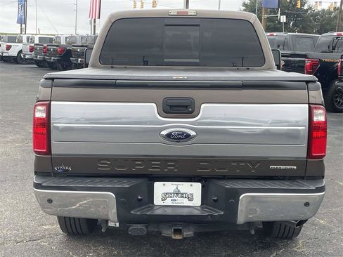 Used 2015 Ford F250 Lariat w/ Lariat Ultimate Package image 4