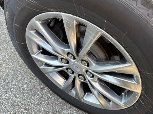 Used 2022 Cadillac XT5 Premium Luxury AWD/4WD image 4