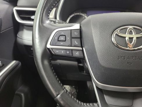 Used 2023 Toyota Highlander XLE AWD/4WD image 30