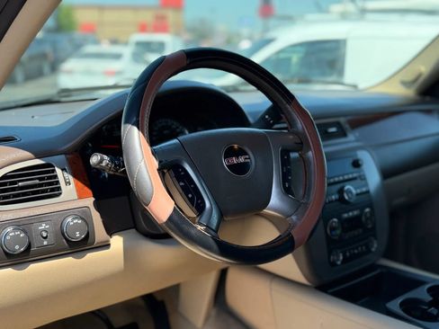 Used 2012 GMC Yukon SLT w/ SLT-2 Equipment Package AWD/4WD image 32