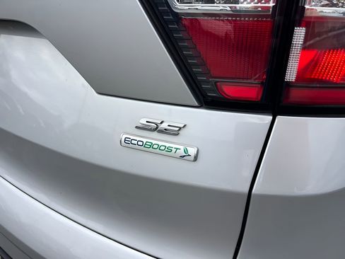 Used 2018 Ford Escape SE image 6