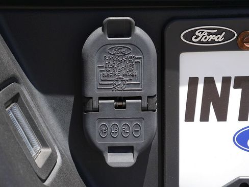 Used 2018 Ford F150 King Ranch w/ Equipment Group 601A Luxury AWD/4WD image 78