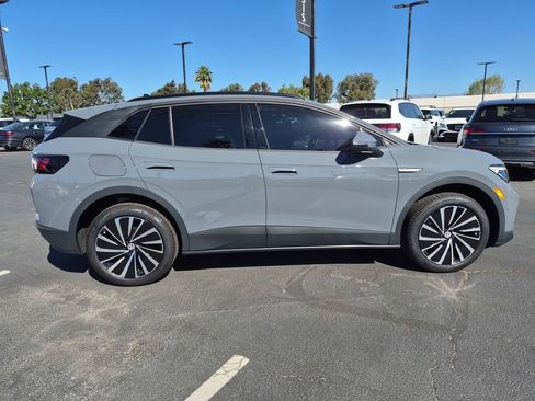 Used 2025 Volkswagen ID.4 Pro image 8