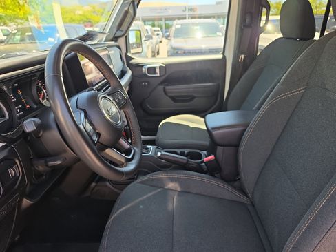 Used 2024 Jeep Gladiator Sport AWD/4WD image 14