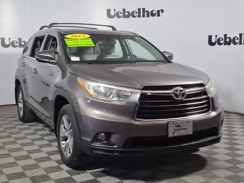 Used 2015 Toyota Highlander XLE AWD/4WD image 1