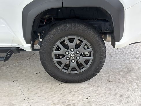 Used 2025 Toyota 4Runner SR5 AWD/4WD image 12