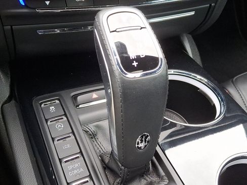 Used 2021 Maserati Quattroporte Trofeo image 15