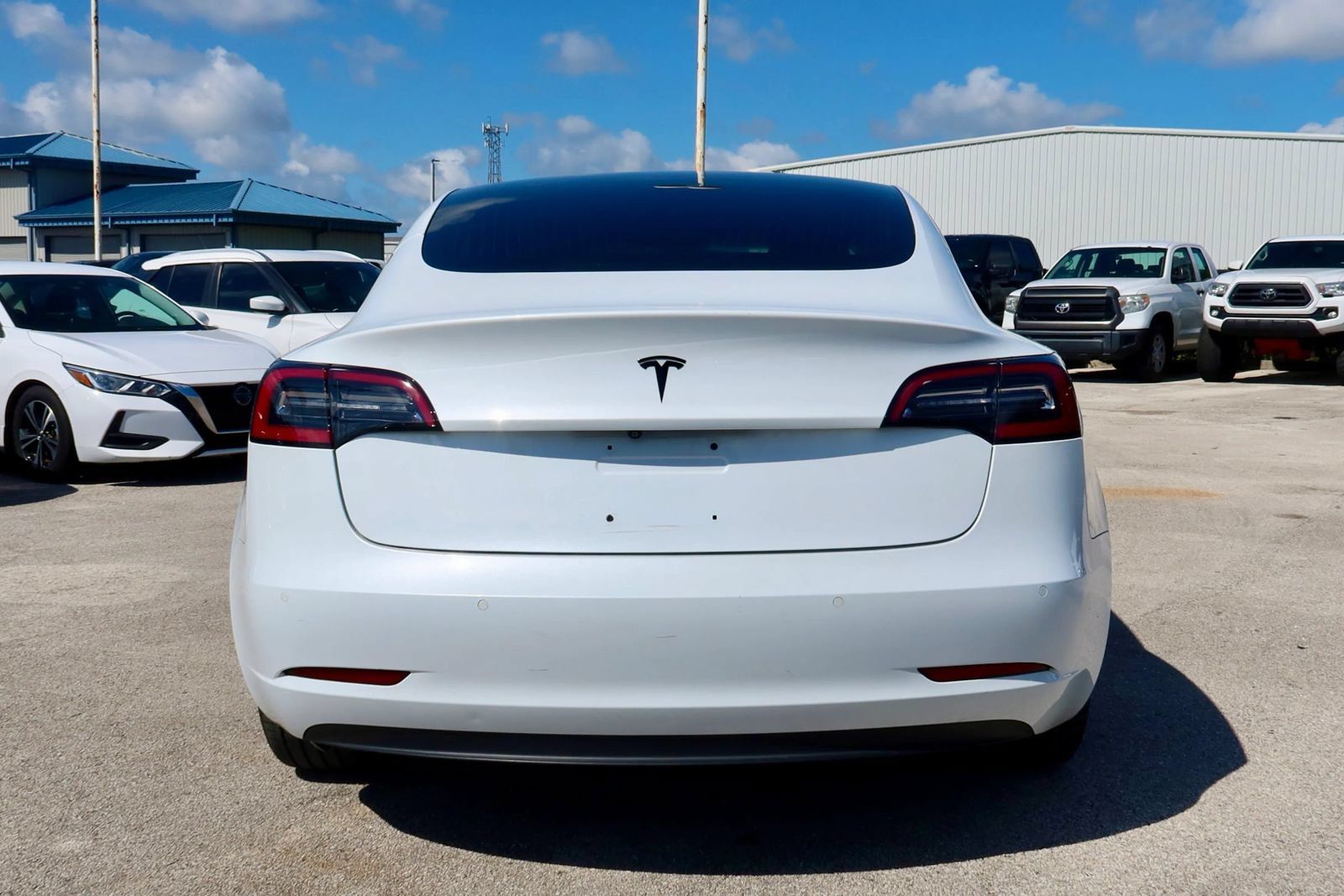 Used 2018 Tesla Model 3 Long Range RWD image 3