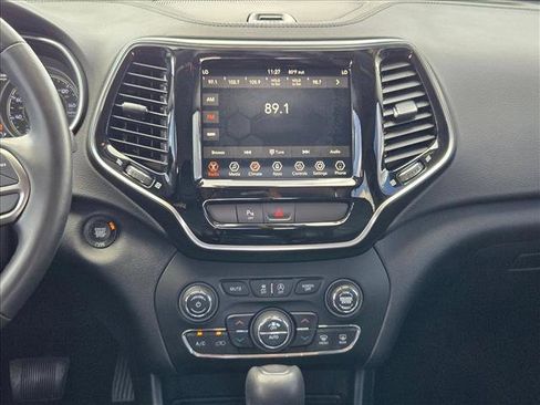 Used 2019 Jeep Cherokee Limited image 14