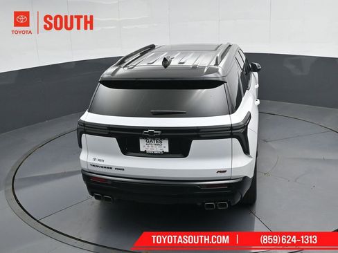 Used 2024 Chevrolet Traverse RS image 38