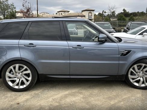 Used 2020 Land Rover Range Rover Sport HSE image 3