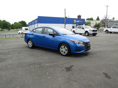 Used 2023 Nissan Versa S FWD image 8