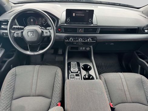 Used 2025 Honda Pilot Sport image 18