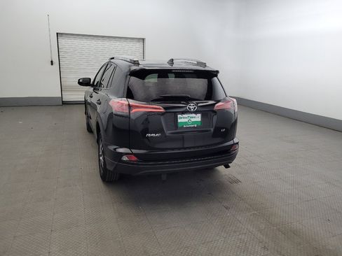 Used 2018 Toyota RAV4 LE FWD image 6
