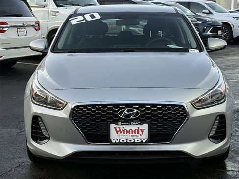 Used 2020 Hyundai Elantra GT image 3