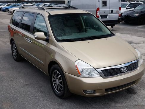 Used 2011 Kia Sedona EX w/ Luxury Pkg FWD image 18