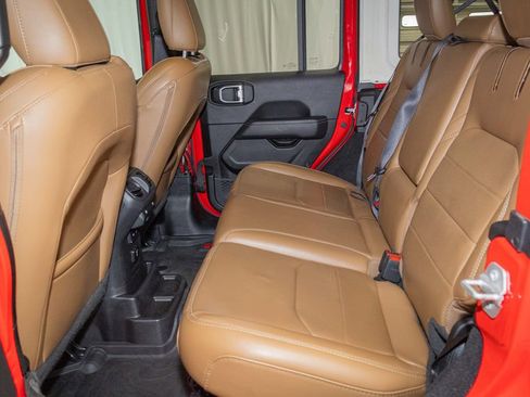 Used 2022 Jeep Wrangler Unlimited Sahara w/ Cold Weather Group AWD/4WD image 12