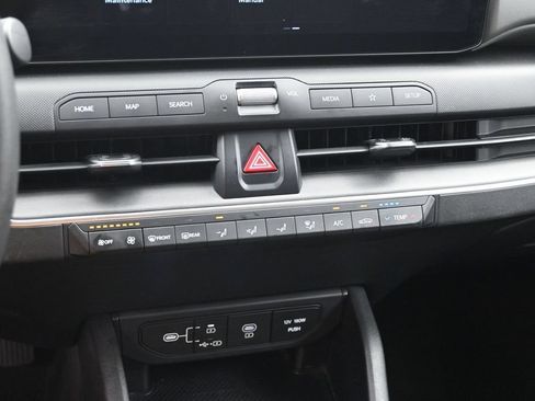 Used 2025 Kia K4 FWD image 17