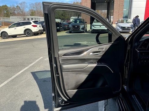 Used 2023 Cadillac Escalade ESV Sport image 11