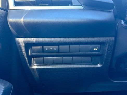 Used 2022 Mitsubishi Outlander SE image 42