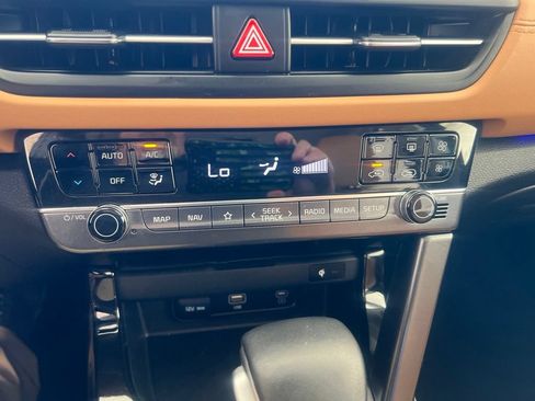 Certified 2025 Kia Seltos EX w/ EX Sunroof Package AWD/4WD image 59