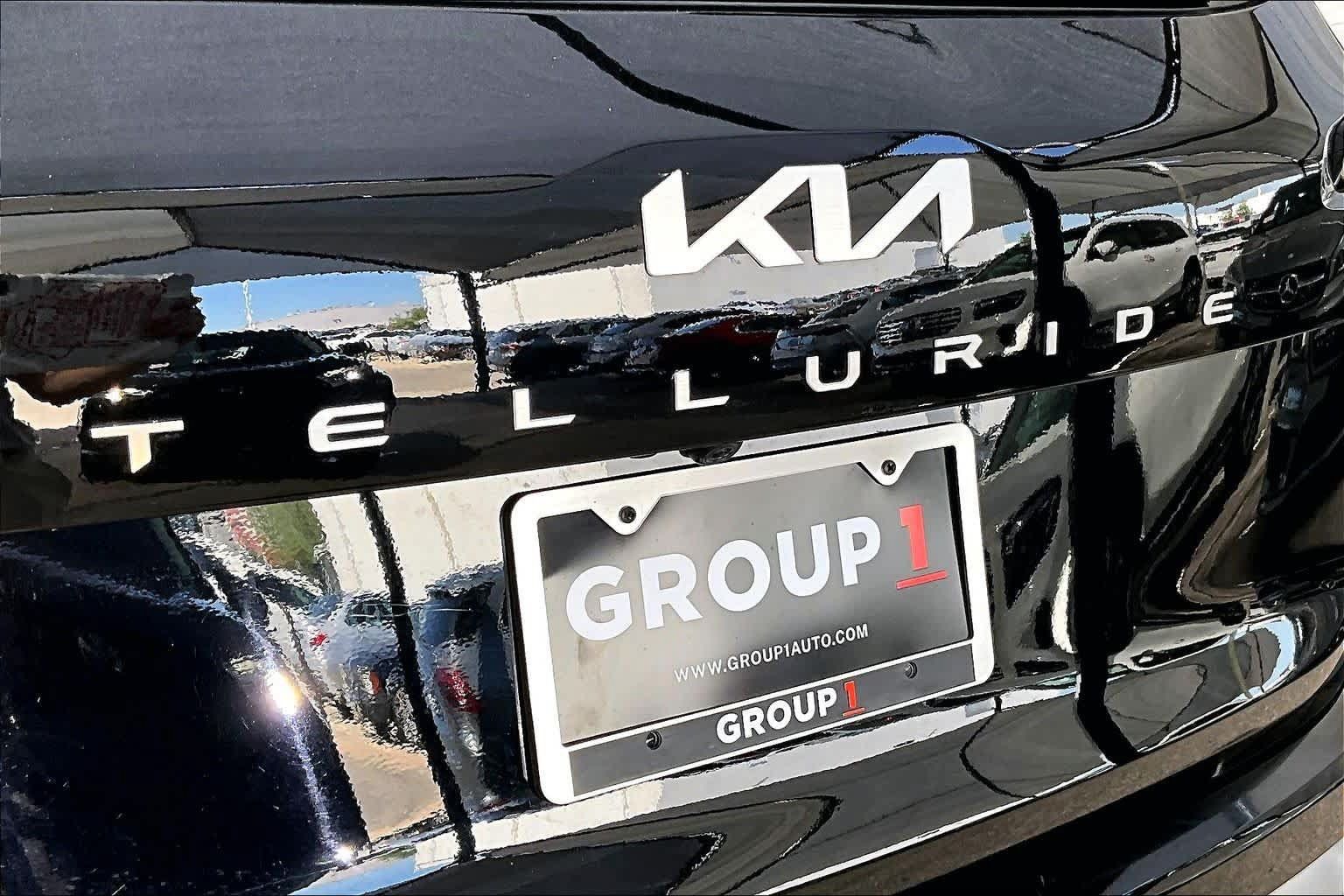 Used 2023 Kia Telluride EX w/ EX Captain's Chair Package FWD image 10