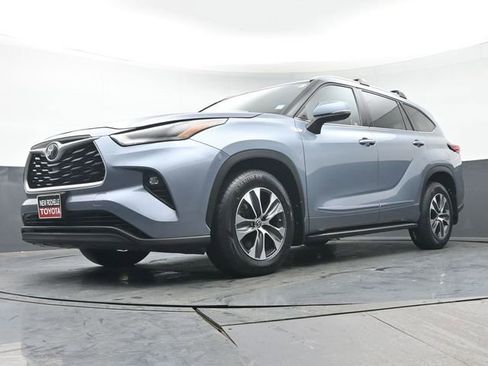 Used 2022 Toyota Highlander XLE image 37