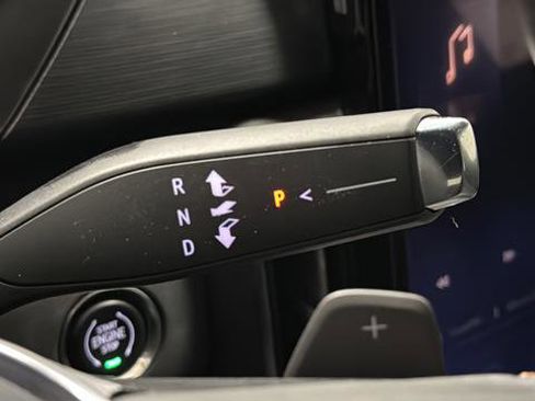 Used 2024 GMC Acadia AT4 image 19