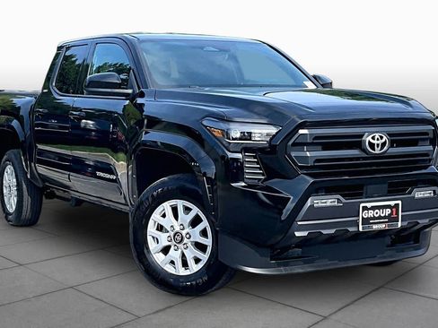 Used 2025 Toyota Tacoma SR5 AWD/4WD image 2