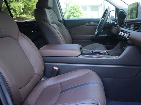 Used 2024 Honda Pilot Elite image 18