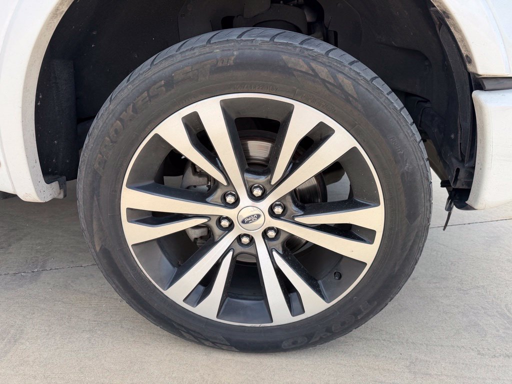 Used 2016 Ford F150 Platinum w/ Equipment Group 701A Luxury RWD image 7