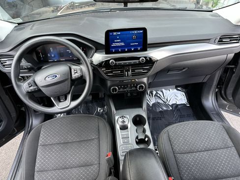 Certified 2025 Ford Escape Active AWD/4WD image 30