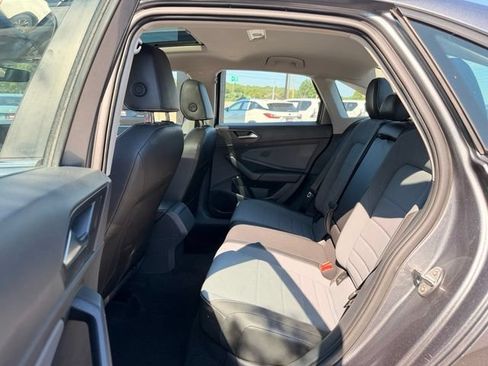 Used 2025 Volkswagen Jetta SE FWD image 12