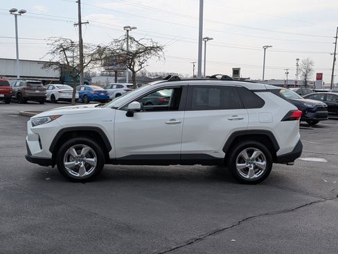 Certified 2021 Toyota RAV4 XLE Premium image 5