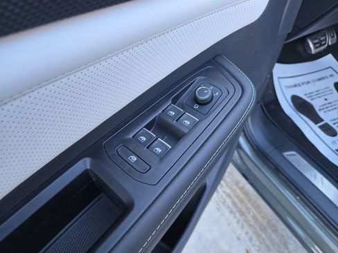 Used 2025 Volkswagen Atlas Cross Sport SEL Premium R-Line image 13