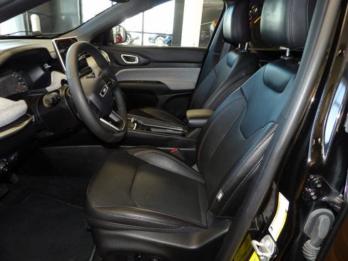Used 2023 Jeep Compass Latitude w/ Sun and Sound Group AWD/4WD image 27